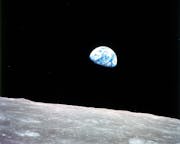 Earth Moon - NASA's berømte første fotografi af Jorden set fra rummet